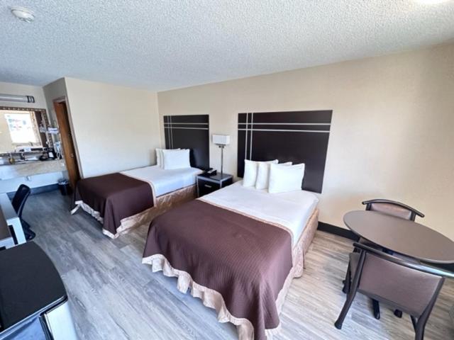 חדר סטנדרט שתי מיטות זוגיות, Deluxe Inn   Fayetteville I 95