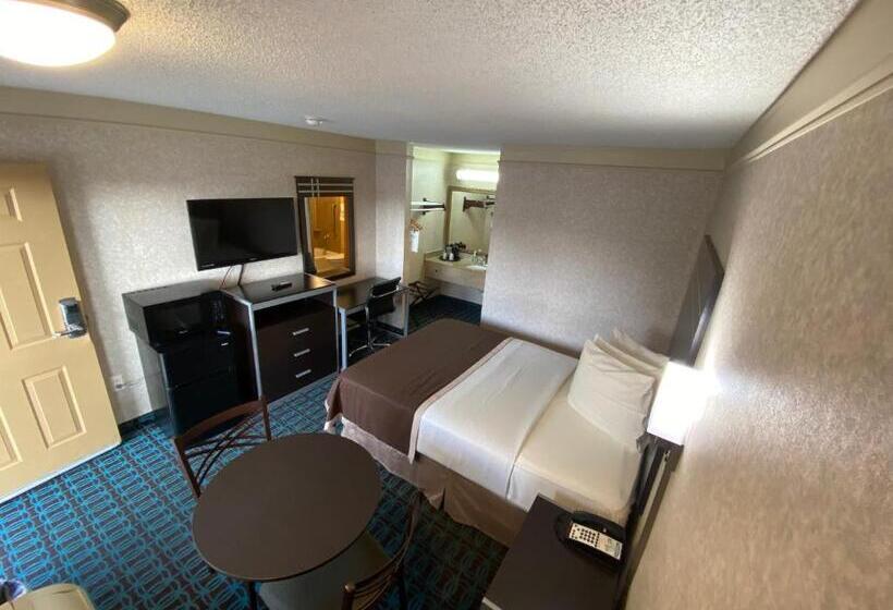 Номер Стандарт, Deluxe Inn   Fayetteville I 95