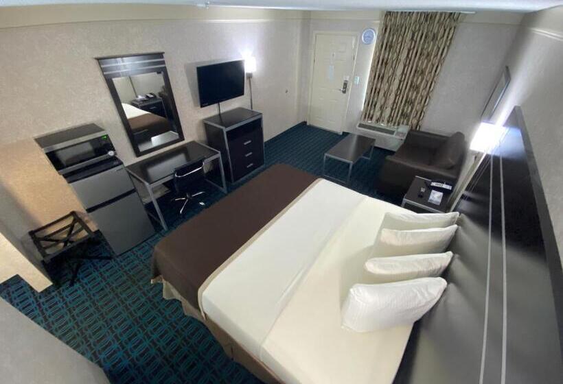 חדר סטנדרט עם מיטת קינג, Deluxe Inn   Fayetteville I 95