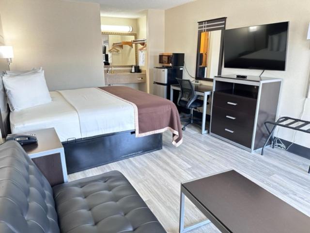 חדר סטנדרט עם מיטת קינג, Deluxe Inn   Fayetteville I 95