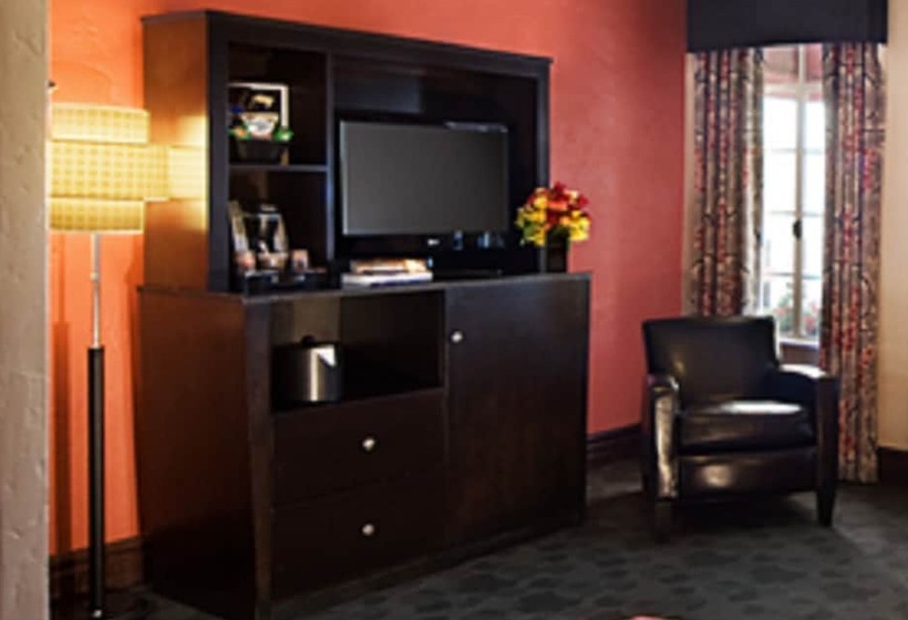 غرفه قياسيه سريرين مزدوجين, Golden Gate Casino