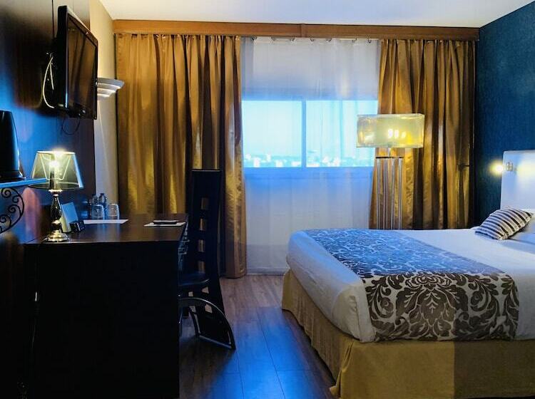 اتاق لوکس, Grand Hôtel De Nîmes 4 étoiles