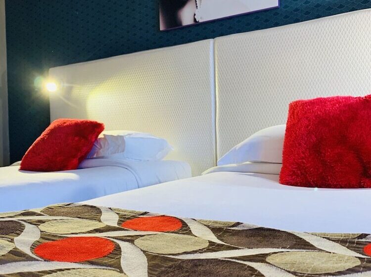 Номер Deluxe, Grand Hôtel De Nîmes 4 étoiles