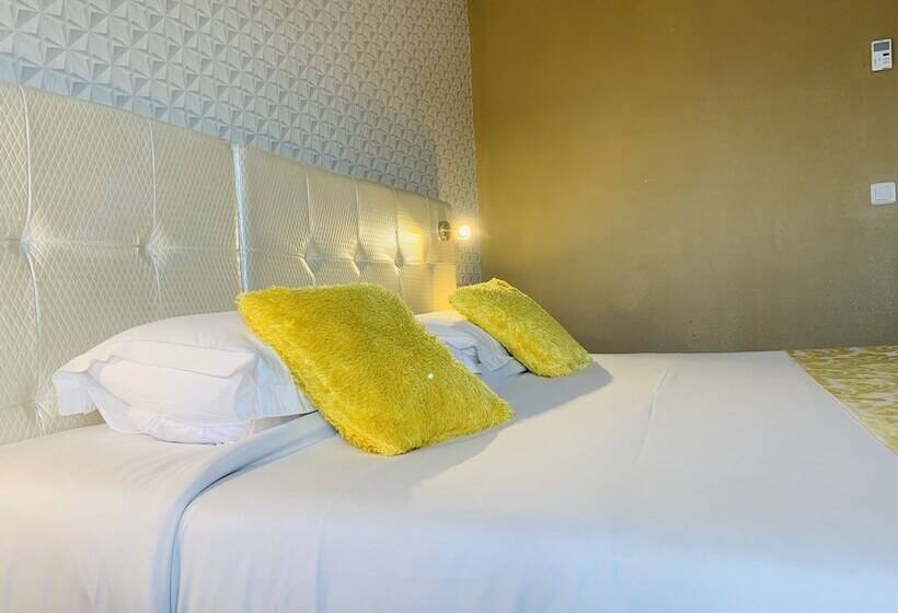 Номер Superior, Grand Hôtel De Nîmes 4 étoiles