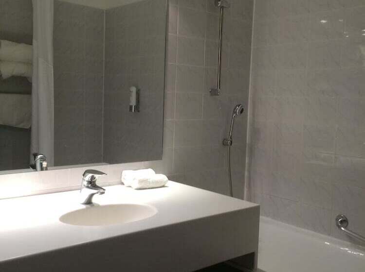 Номер Стандарт, Grand Hôtel De Nîmes 4 étoiles
