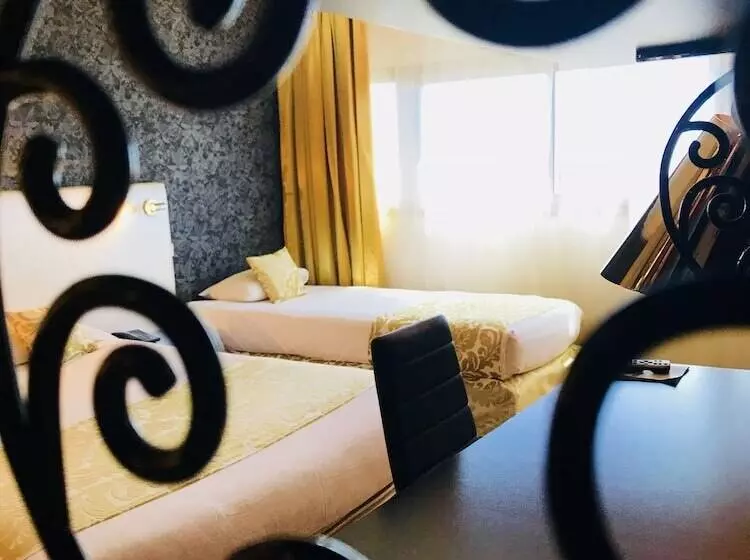 اتاق استاندارد, Grand Hôtel De Nîmes 4 étoiles