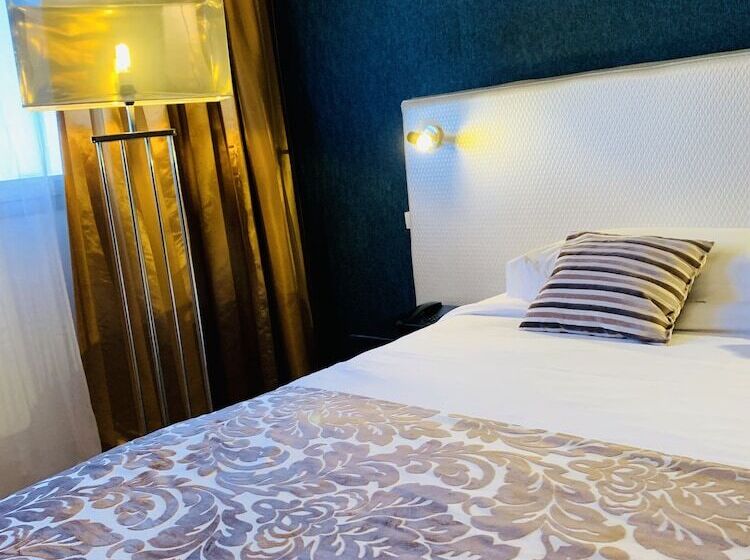 اتاق لوکس, Grand Hôtel De Nîmes 4 étoiles