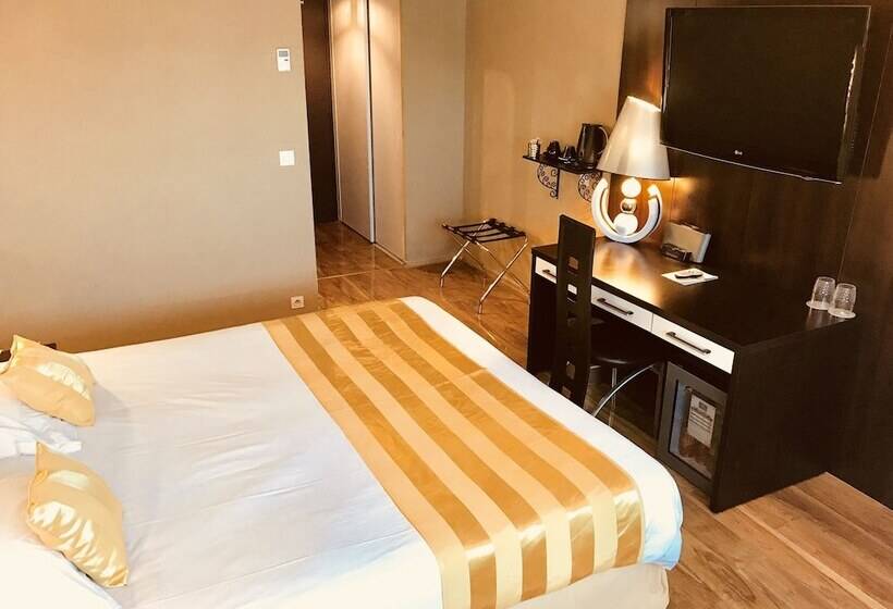 اتاق لوکس, Grand Hôtel De Nîmes 4 étoiles