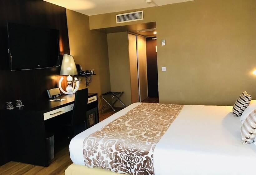 اتاق لوکس, Grand Hôtel De Nîmes 4 étoiles