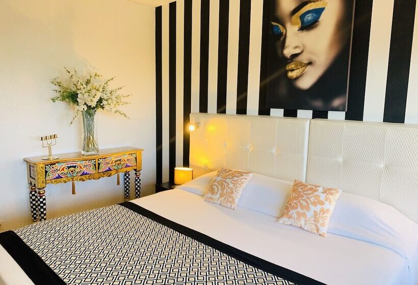Номер Superior, Grand Hôtel De Nîmes 4 étoiles