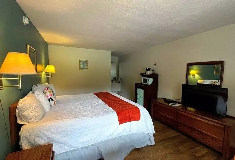 ダブルベッドスタンダードルーム, Meadowlark Motel With Restaurant & Bar