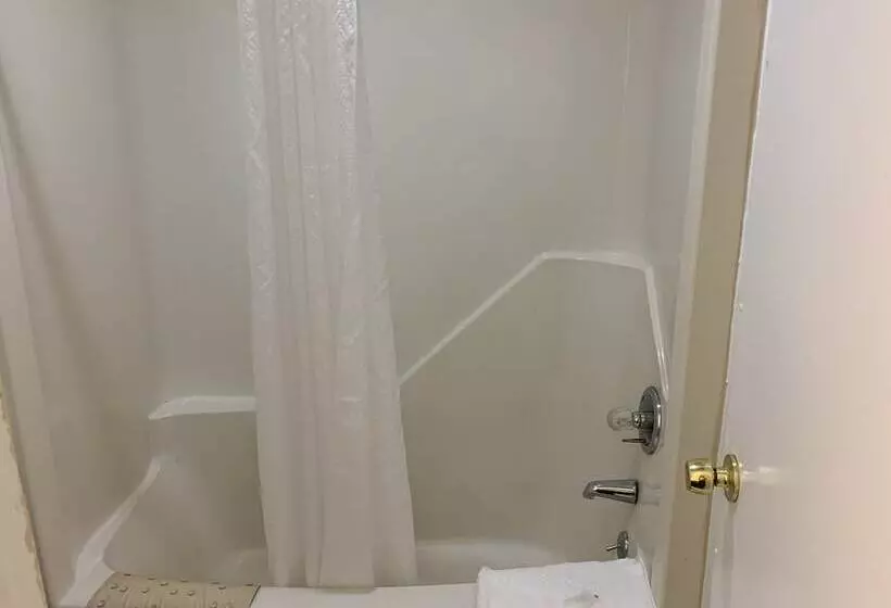 ２ダブルベッドのスタンダードルーム, Americas Best Value Inn Roxboro