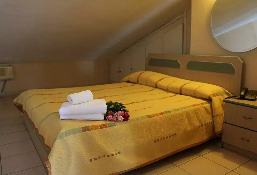 سوییت با چشمانداز دریا, Holiday Suites Hotel & Beach Resort