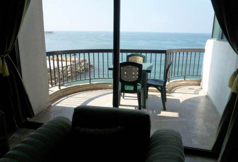 سوییت با چشم‌انداز دریا, Holiday Suites Hotel & Beach Resort