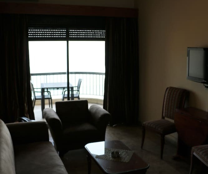 سوییت با چشم‌انداز دریا, Holiday Suites Hotel & Beach Resort