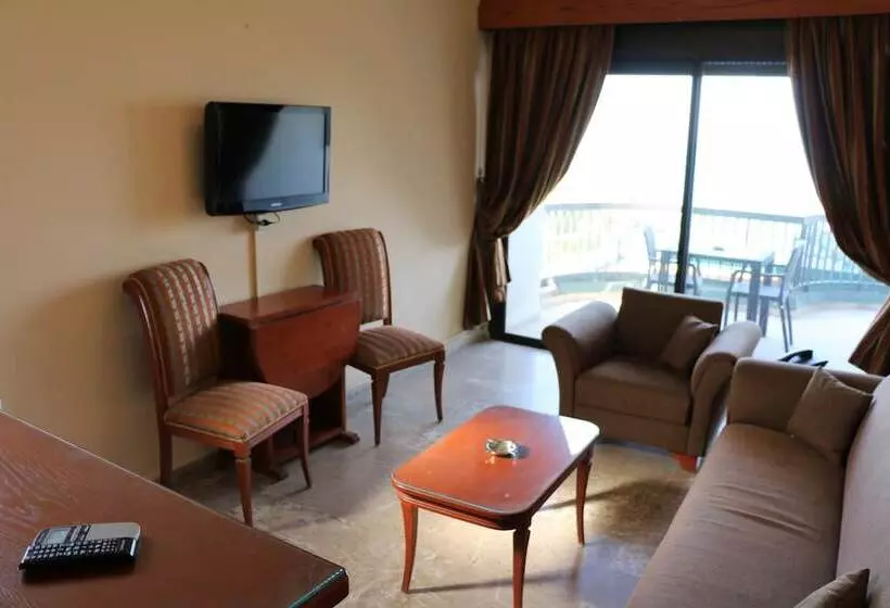 سوییت با چشمانداز دریا, Holiday Suites Hotel & Beach Resort