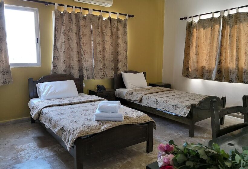 اتاق استاندارد با چشم‌انداز کوهستان, Holiday Suites Hotel & Beach Resort