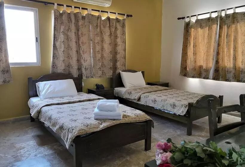 اتاق استاندارد با چشمانداز کوهستان, Holiday Suites Hotel & Beach Resort
