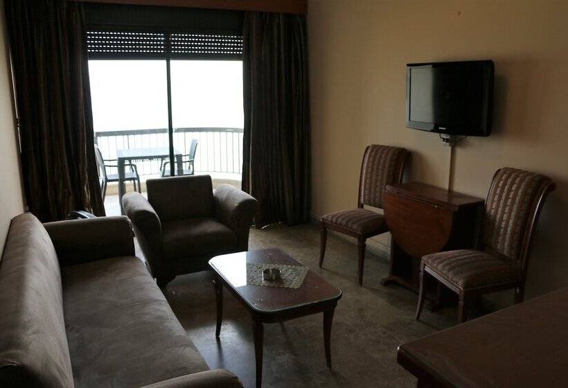 سوییت با چشم‌انداز دریا, Holiday Suites Hotel & Beach Resort