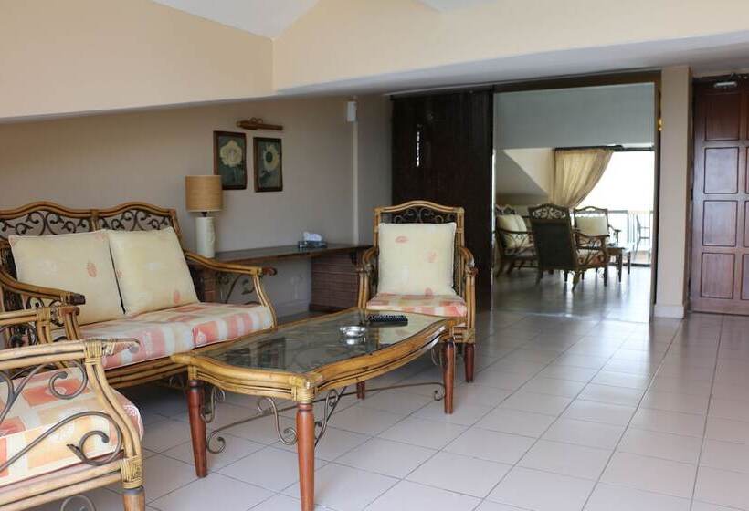 سوییت با چشم‌انداز دریا, Holiday Suites Hotel & Beach Resort