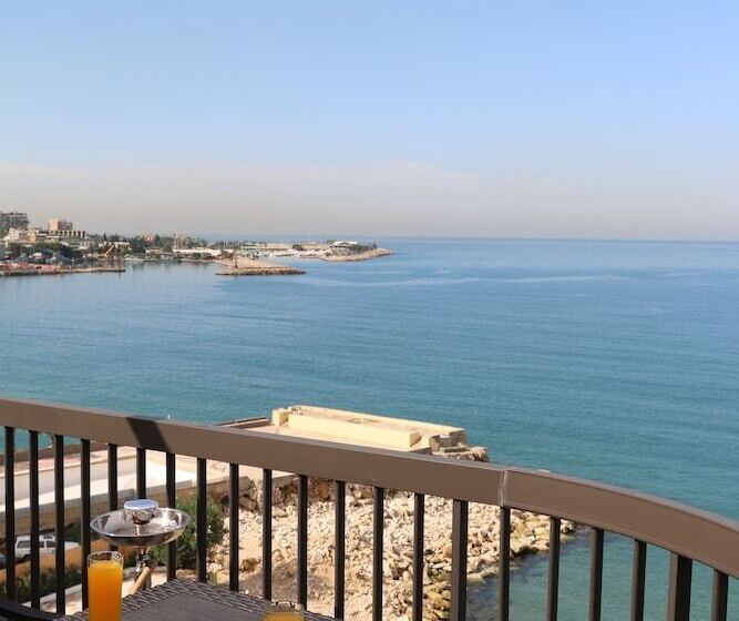 سوییت با چشم‌انداز دریا, Holiday Suites Hotel & Beach Resort