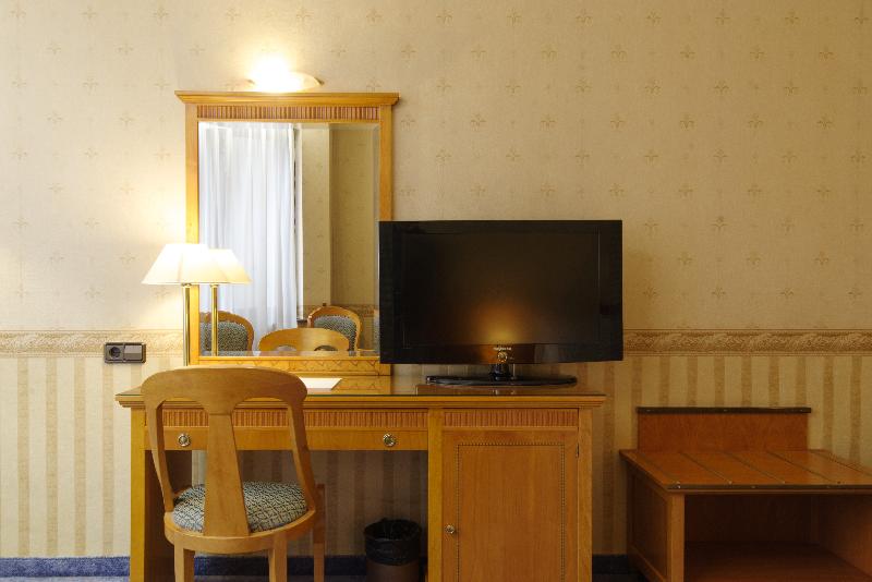 غرفة قياسية سرير كينج, Embassy