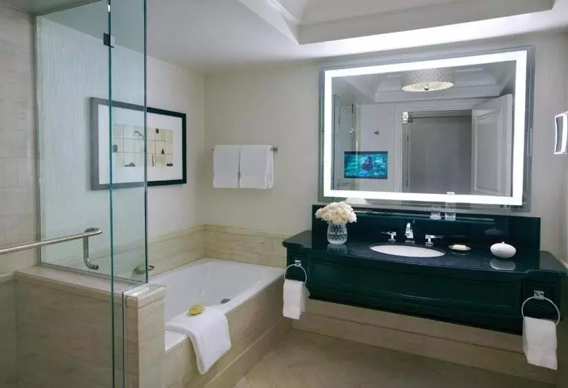 سوئیت اجرایی با مشاهده, Four Seasons Hotel Las Vegas