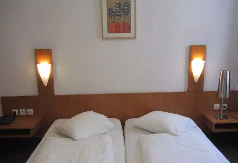 Standard Kolmen Hengen Huone, Hôtel Restaurant Le Brochet