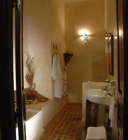デラックススイート, La Maison Bleue Batha