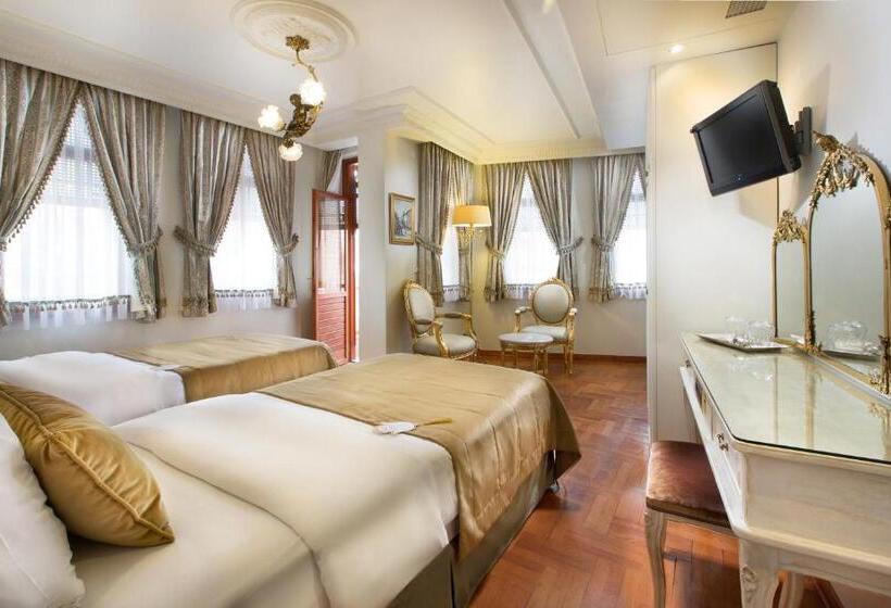 اتاق استاندارد سه نفره, Valide Sultan Konagi