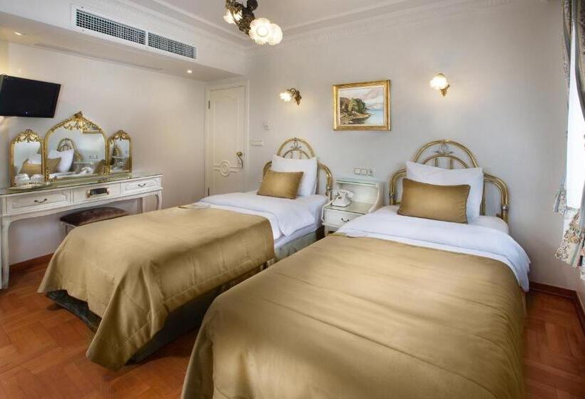 اتاق استاندارد سه نفره, Valide Sultan Konagi