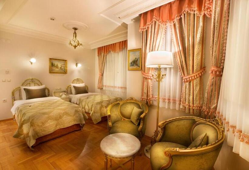 اتاق استاندارد سه نفره, Valide Sultan Konagi