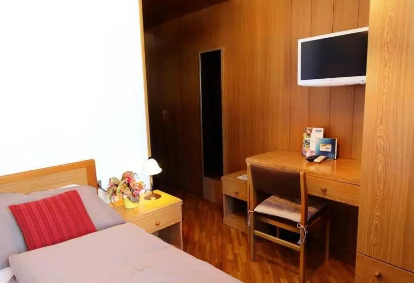 اتاق استاندارد یک نفره, Wanda
