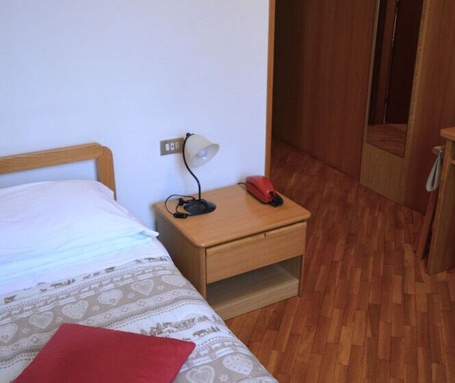 스탠다드 싱글 룸, Wanda