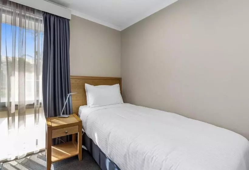 اتاق استاندارد با چشم‌انداز استخر, Apollo Bay Motel & Apartments, BW Signature Collection