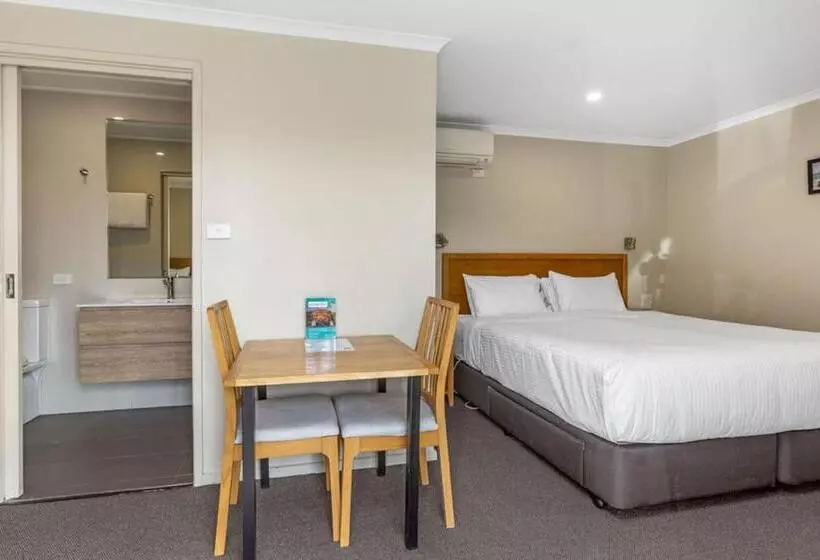 اتاق استاندارد با چشم‌انداز استخر, Apollo Bay Motel & Apartments, BW Signature Collection