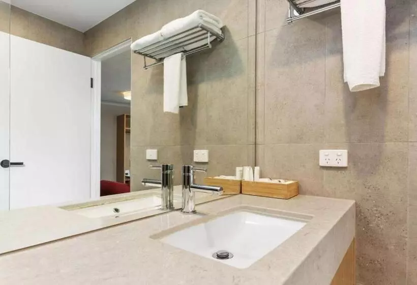 استودیوی استاندارد, Apollo Bay Motel & Apartments, BW Signature Collection