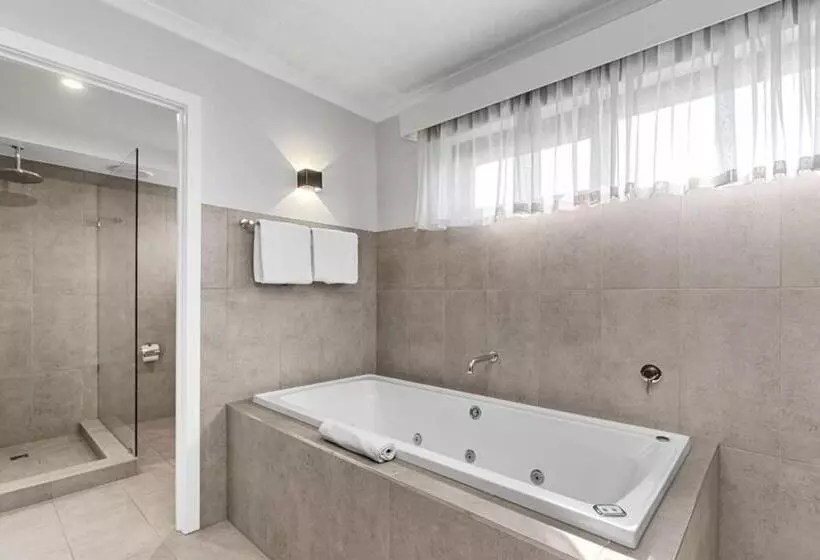 استودیوی استاندارد, Apollo Bay Motel & Apartments, BW Signature Collection