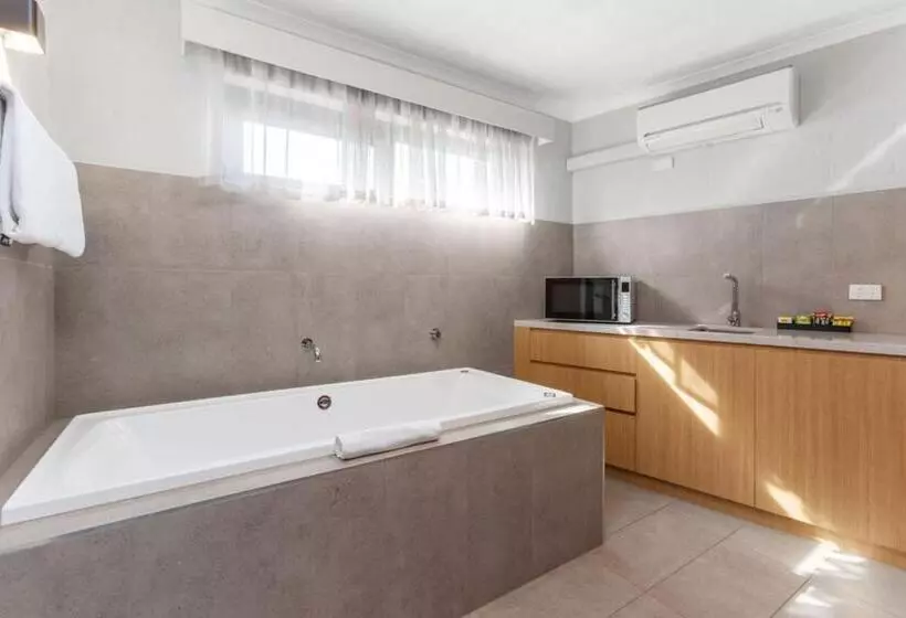 استودیوی استاندارد, Apollo Bay Motel & Apartments, BW Signature Collection