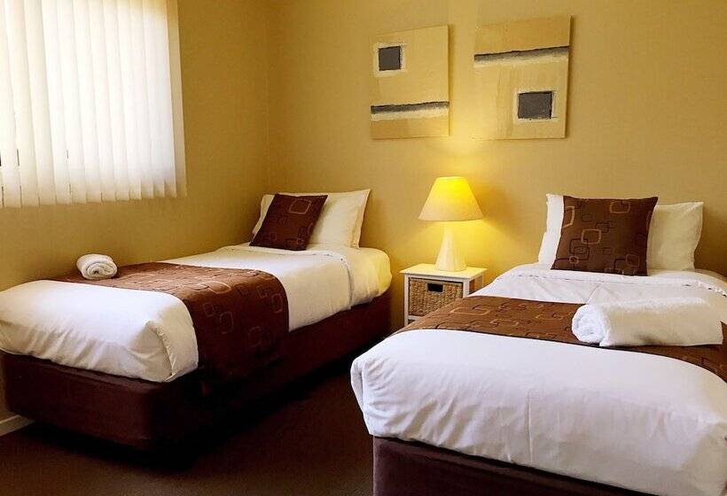 דירת שני חדרים, Admiral Motor Inn