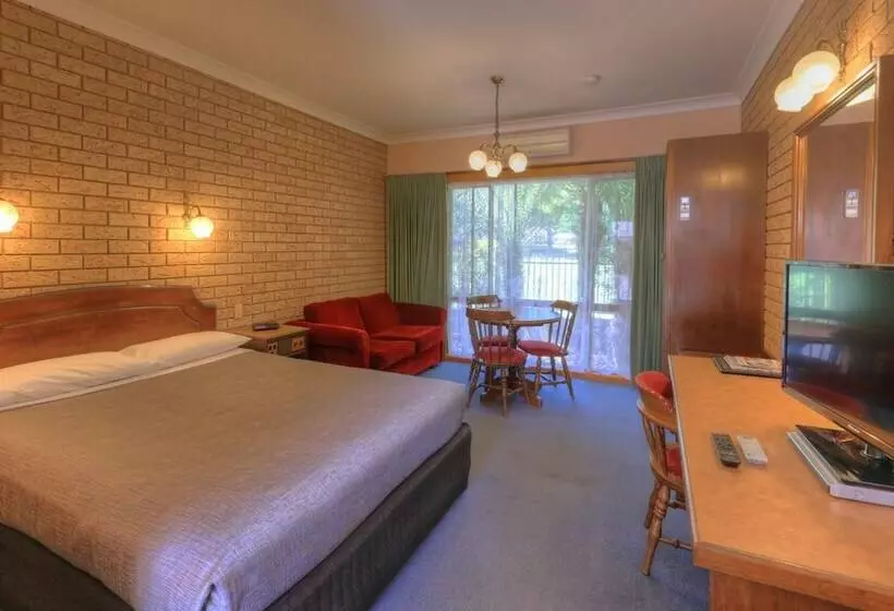 اتاق استاندارد, Barrass's John Bright Motor Inn