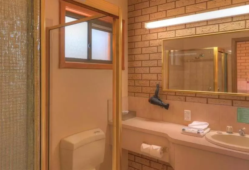 اتاق استاندارد با چشم‌انداز باغ, Barrass's John Bright Motor Inn