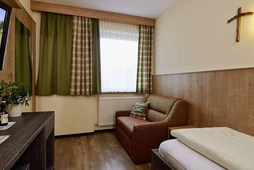 חדר אקונומי יחיד, Gundolf