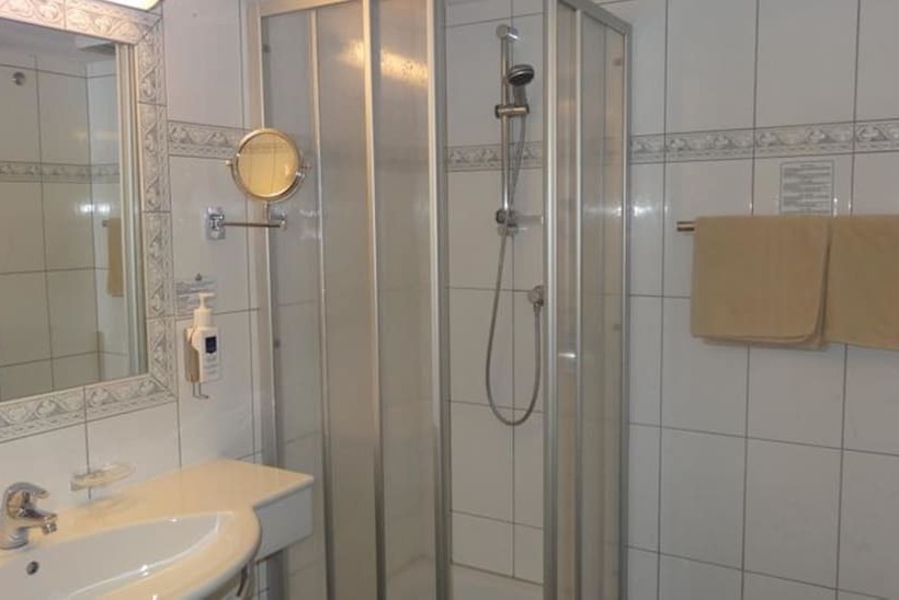 חדר סופריור, Gundolf