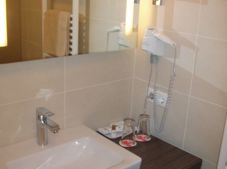 חדר אקונומי, Gundolf