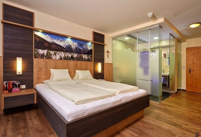 חדר סופריור, Gundolf