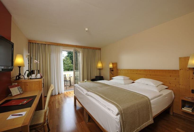 חדר סטנדרט נוף לגינה, Rogner Hotel Tirana