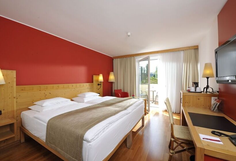 חדר סטנדרט נוף לגינה, Rogner Hotel Tirana