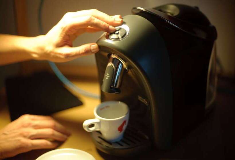 סוויטה עם נוף לעיר, Rogner Hotel Tirana