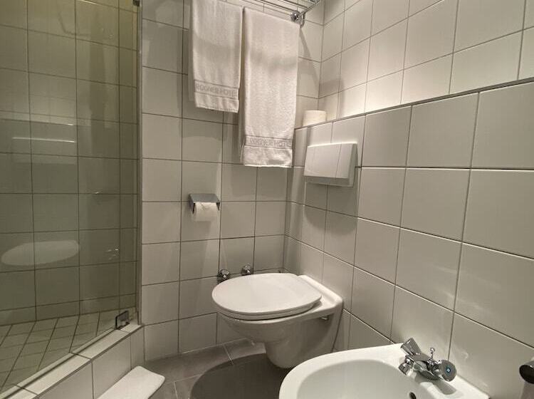 غرفة قياسية مطلة على المدينة, Rogner Hotel Tirana